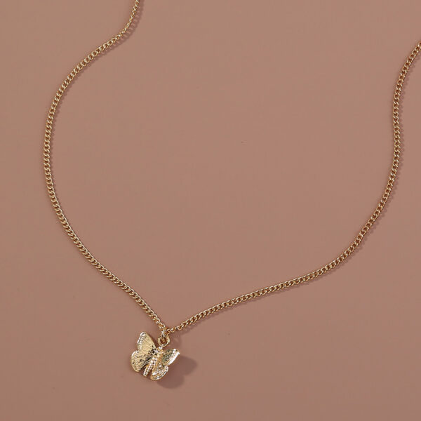 European and American net red necklaces hot-selling gold necklaces, personalized wild small butterfly metal pendants, retro necklaces - Image 2